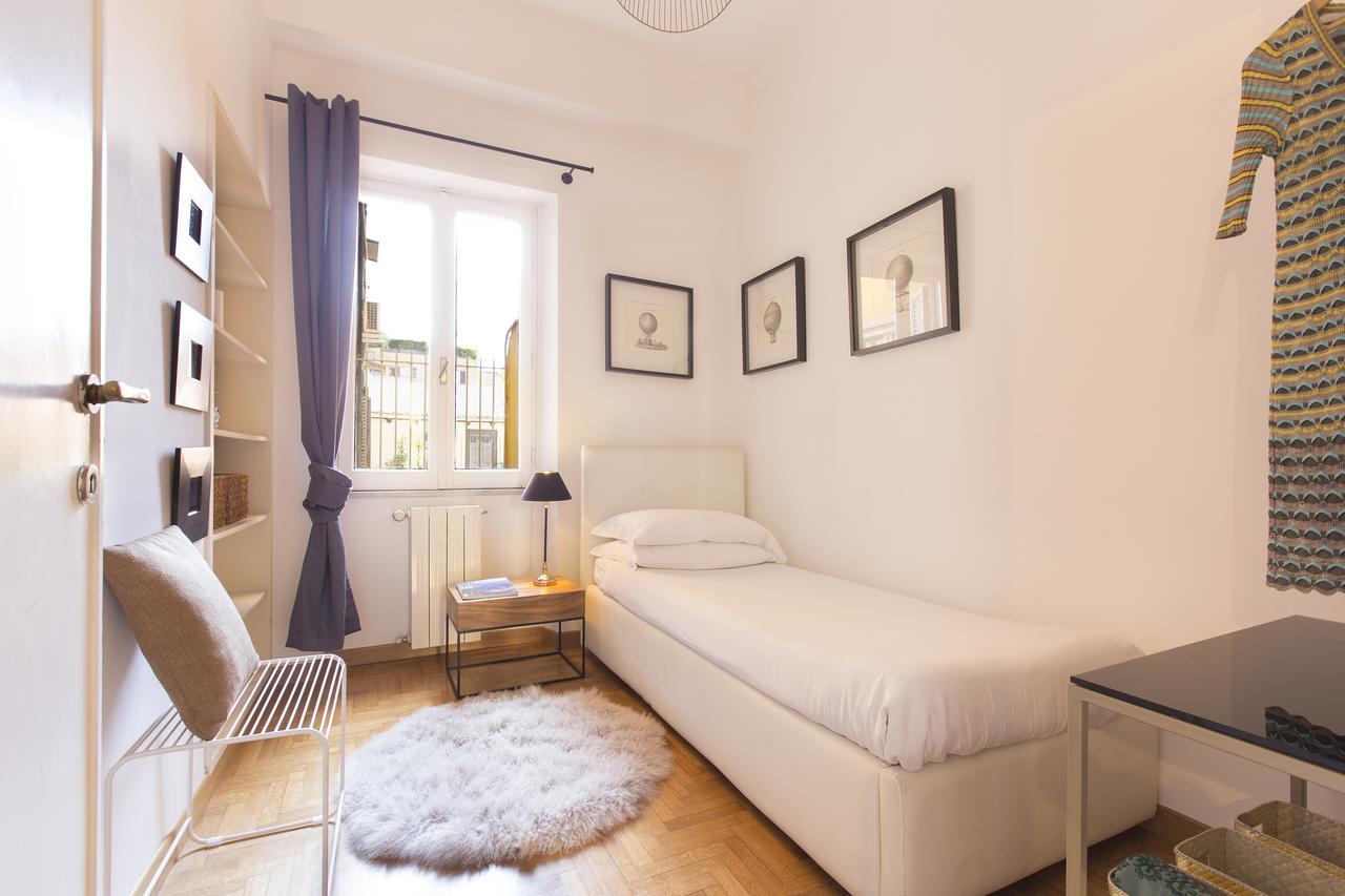 Romac Condotti With 3 Bedrooms Near The Spanish Steps Lägenhet