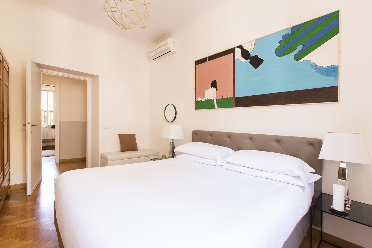 Romac Condotti With 3 Bedrooms Near The Spanish Steps Lägenhet